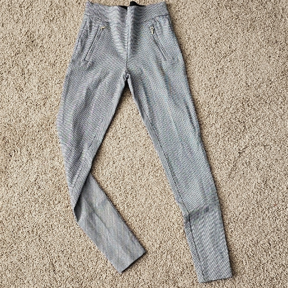Gray Ankle Cropped High-Waisted Pants